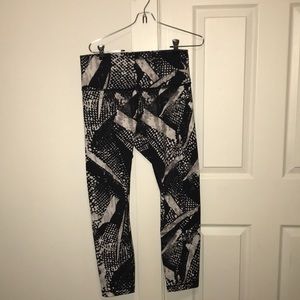 Lululemon yoga pant - high times size 10